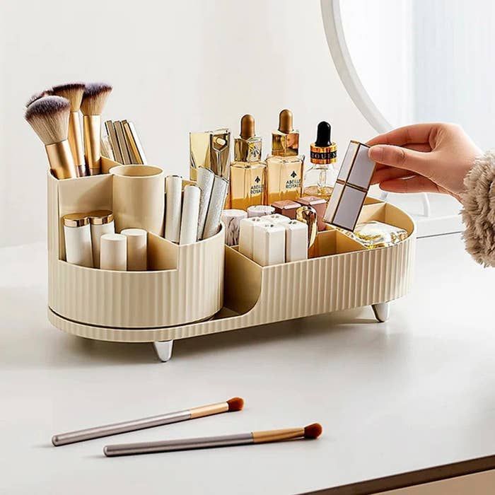 Rotating Makeup Organizer – Sleek, Smart & Stylish Storage Solution 🔥